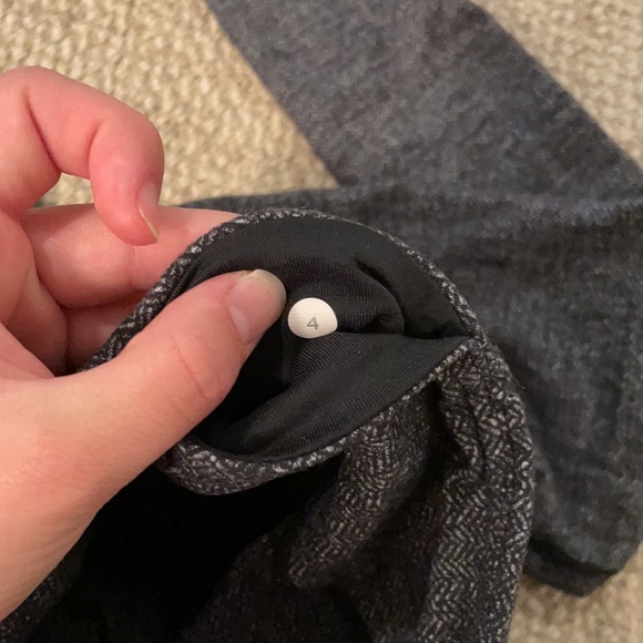 Lulu lemon leggings - Picture 3 of 4